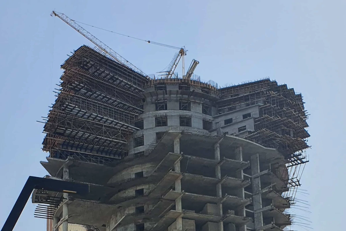 بناء هيكل اسود المنطقة العاشرة